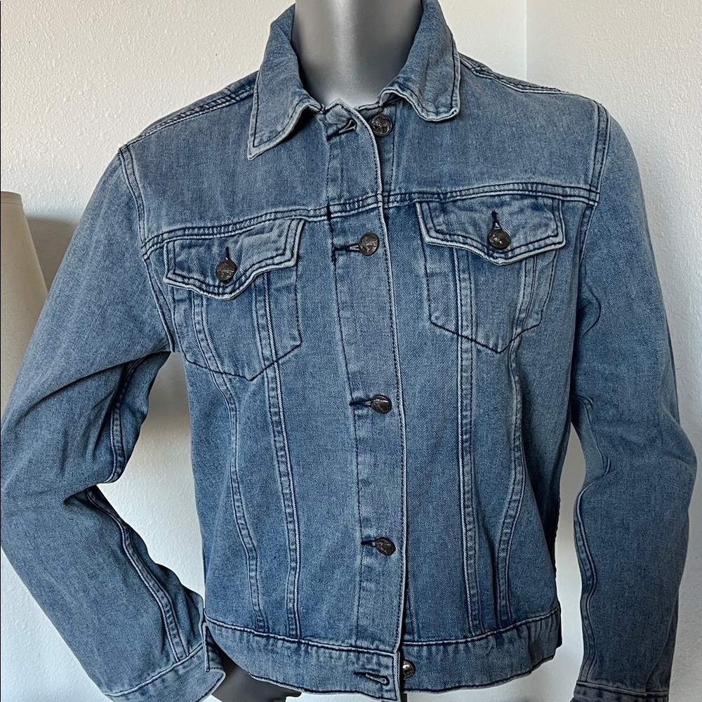 Crazy Train classic blue denim jacket size M